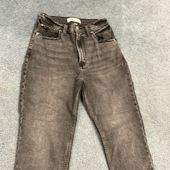 Abercrombie Ultra High Rise Ankle Straight Jeans - Picture 3 of 3